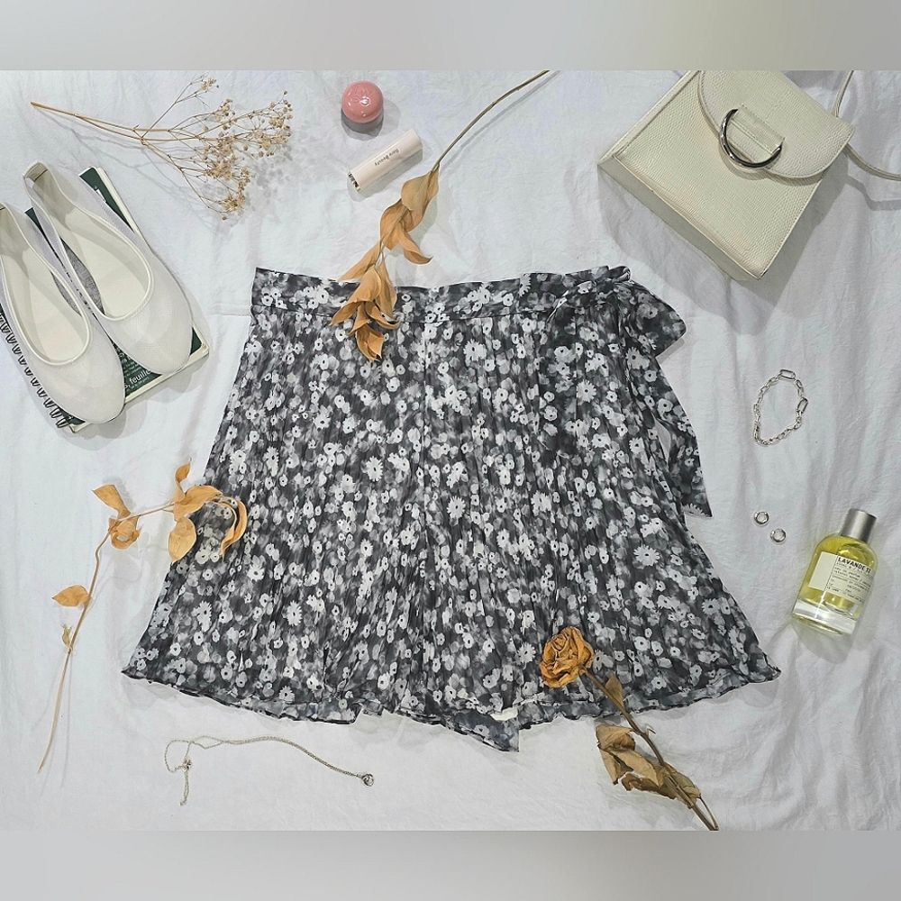 Club Monaco Floral Justine Short